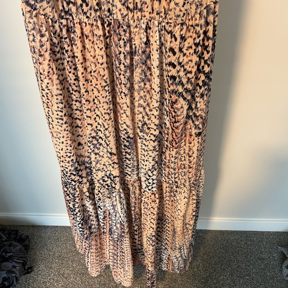 Chic Leopard Print Maxi Dress - Picture 3 of 4